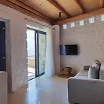 M-vibes Mykonos קלפטיס