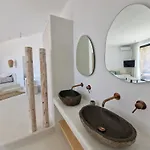 M-vibes Mykonos מלון דירות 4*