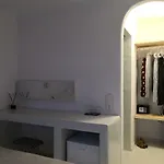 M-vibes Mykonos קלפטיס