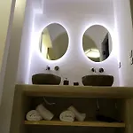 M-vibes Mykonos 4* קלפטיס