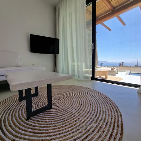 M-vibes Mykonos