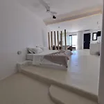 M-vibes Mykonos Apart Otel 4*