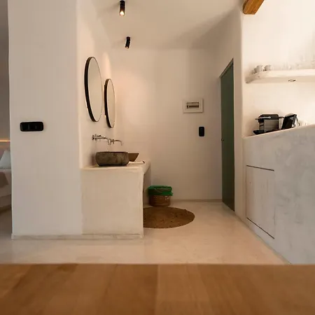 M-vibes Mykonos