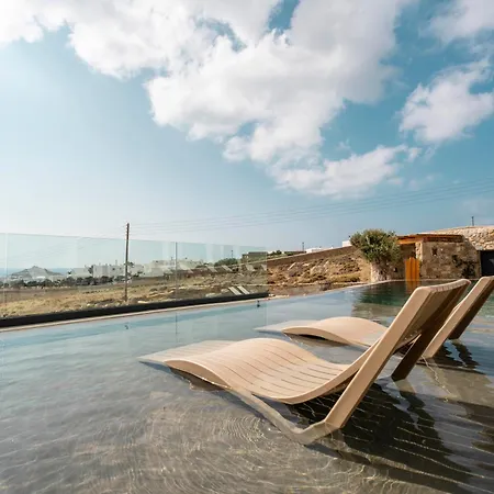 M-vibes Mykonos