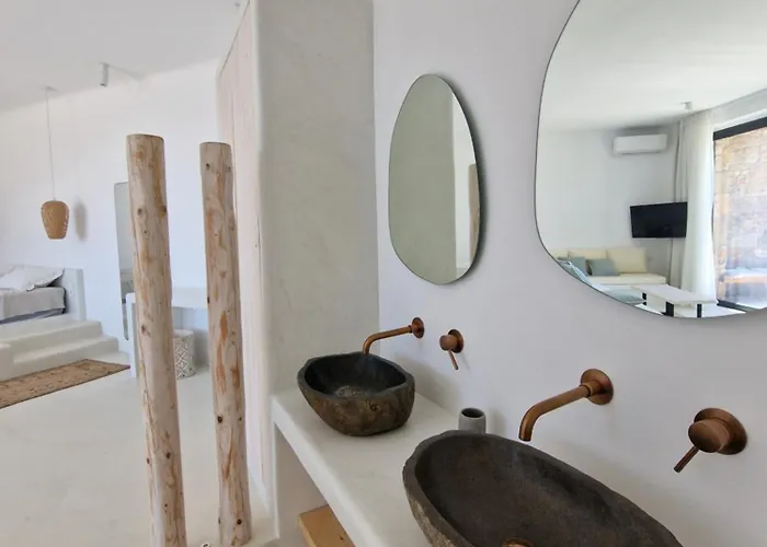 M-vibes Mykonos Apartahotel 4*